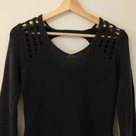 3/$25 ❥ High Low Hem V-Neck Open Back  Black Knit Cotton Sweater Size Small - Picture 3 of 7